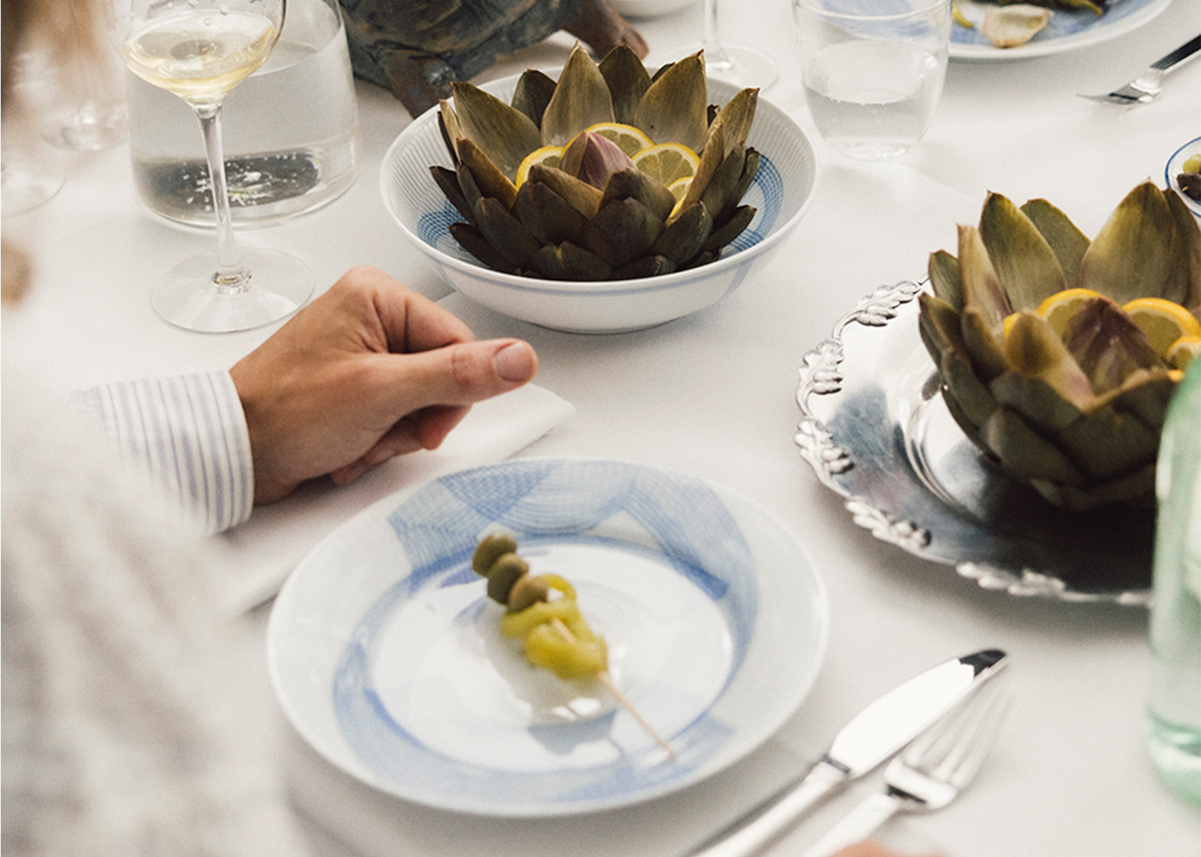 Join us for dinner with the hand painted MOTIF collection from Royal Copenhagen